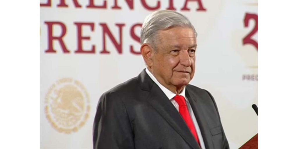 Presume AMLO que México ya está superando a España