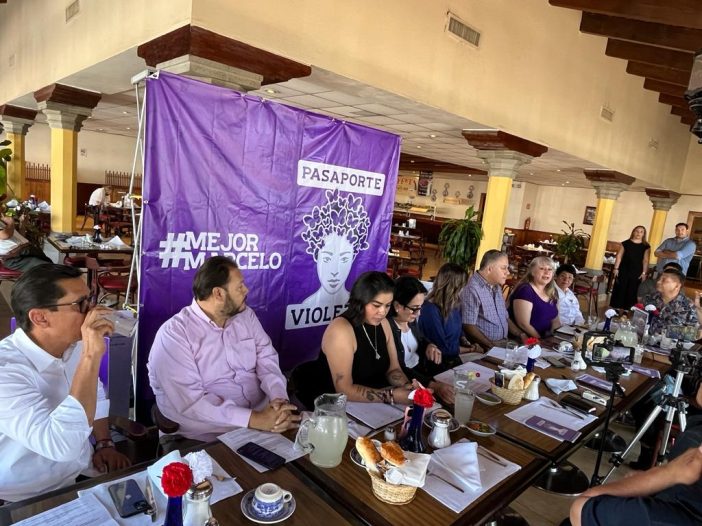 Presentan Simpatizantes De Ebrard El Pasaporte Violeta Norte De