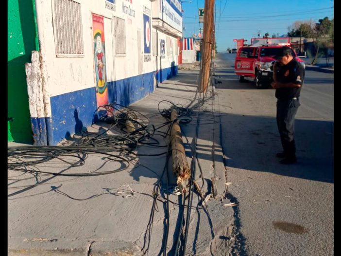 Derriba Dos Postes De Telmex Y Se Da A La Fuga Norte De Ciudad Ju Rez