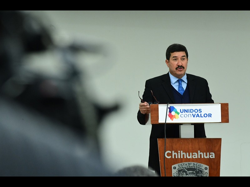 Javier Corral lanzó una indirecta a Maru Campos durante un discurso en Ciudad Juárez