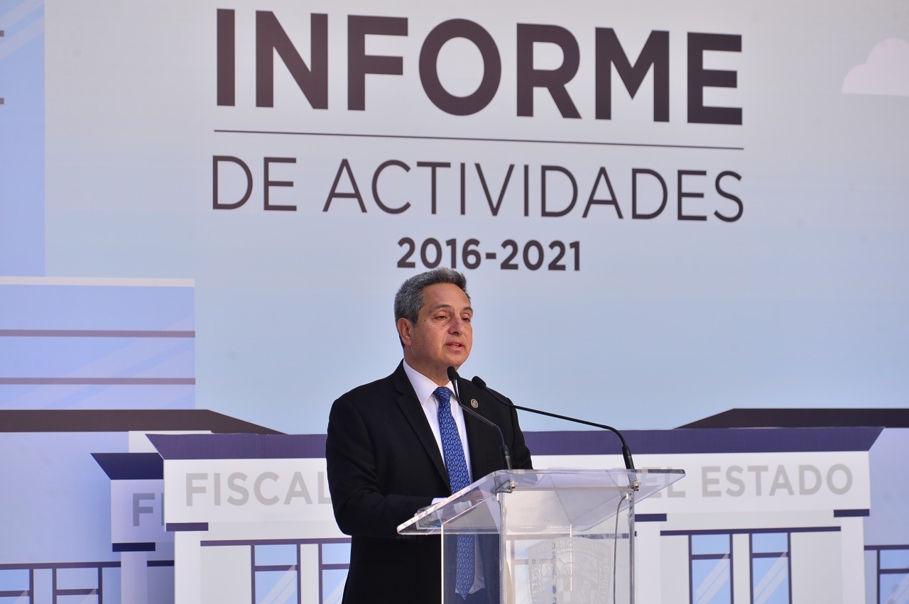 El fiscal César Peniche en su informe de actividades