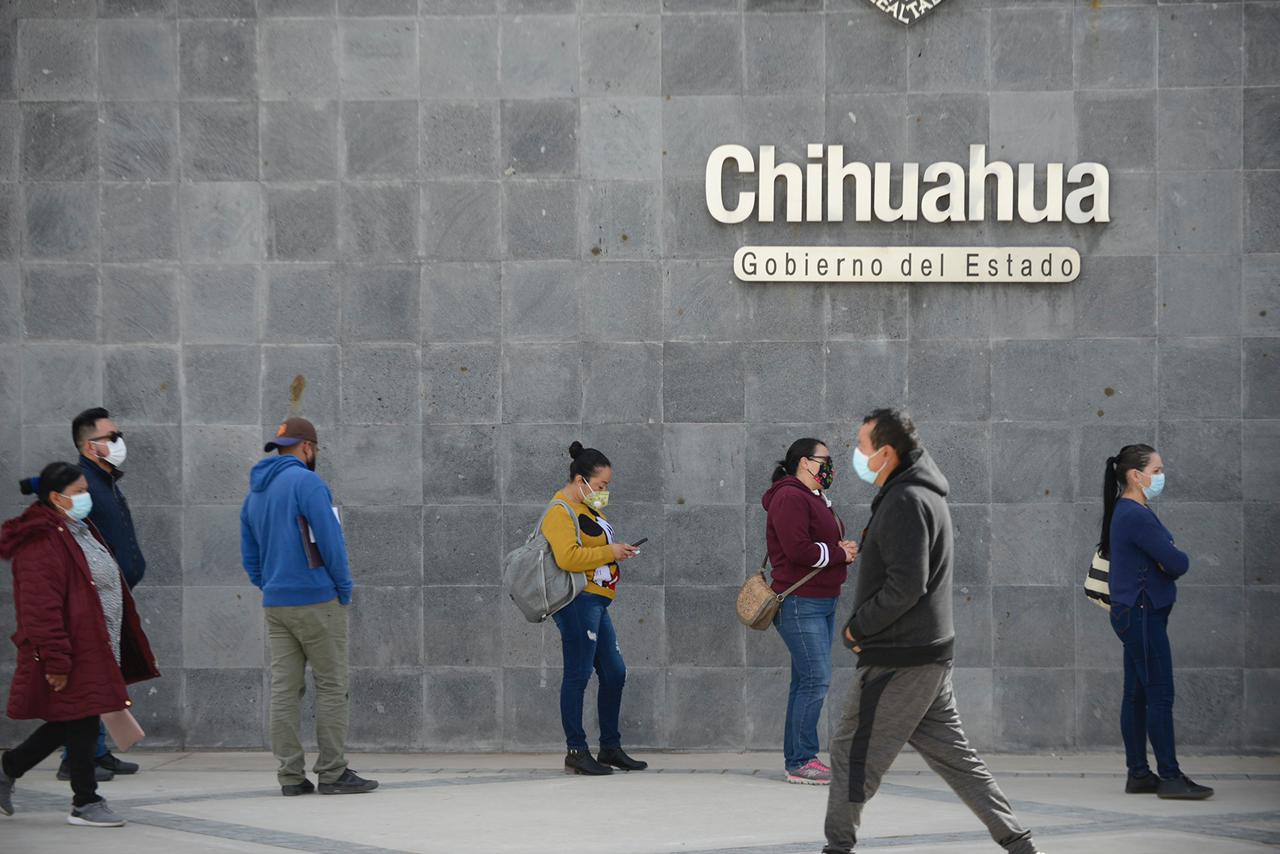 Filas en Gobierno del Estado