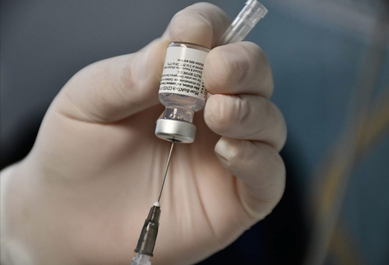 Coespris advirtió sobre la venta de vacunas patito contra el Covid-19. Vacunación