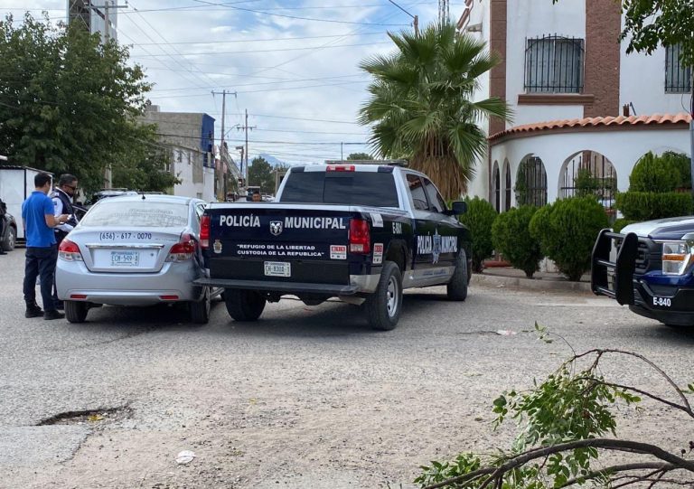 Se pasa alto y choca a una patrulla de la SSPM