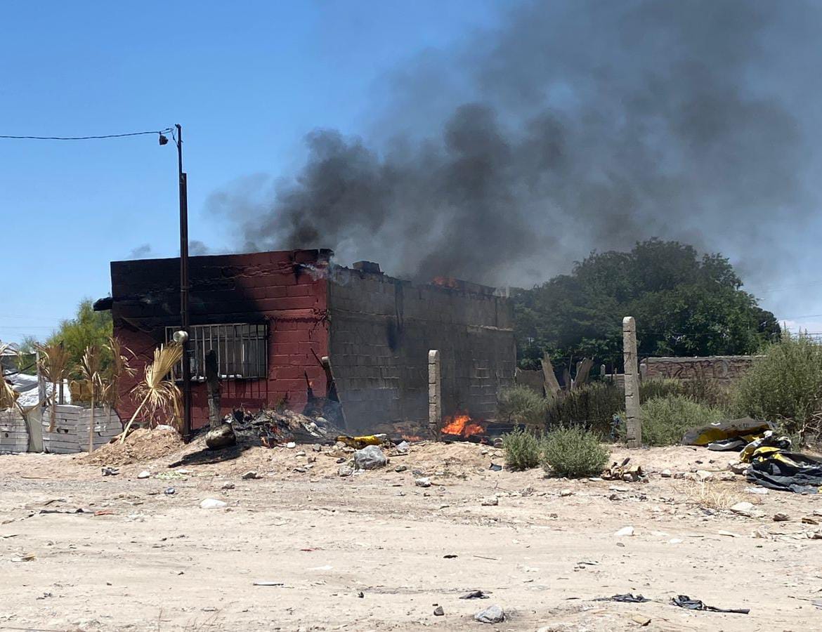 Se incendia casa en la colonia Kilómetro 20 - Norte de Ciudad Juárez