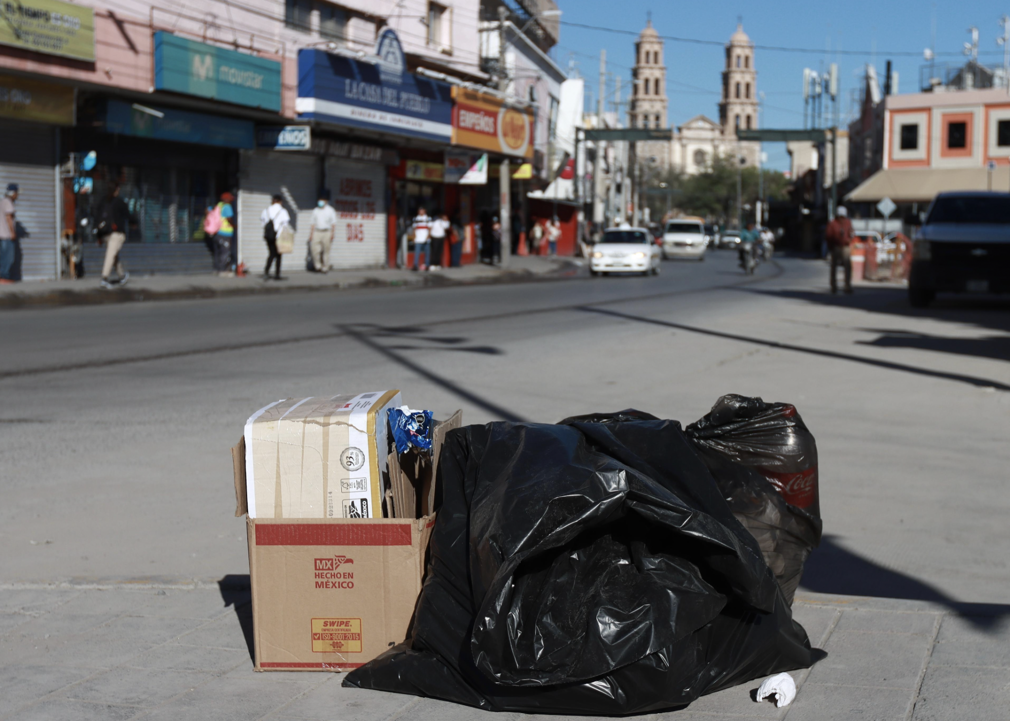 FOTOS: Sigue la basura en las calles en las primeras horas de ...