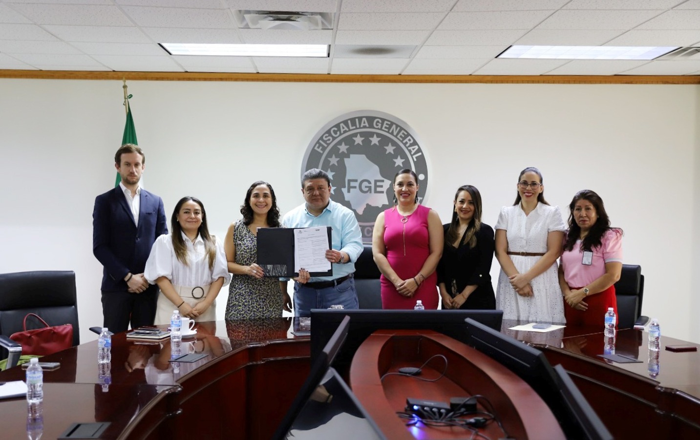 Firman convenio FGE y Uber para facilitar el acceso a la justicia de ...