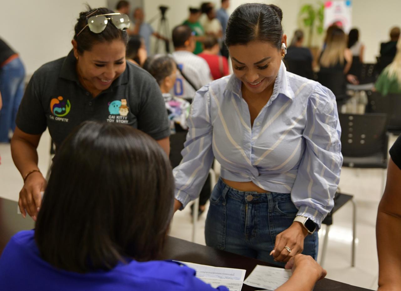 Entregan becas de servicio para estancias infantiles a más de 3 mil ...