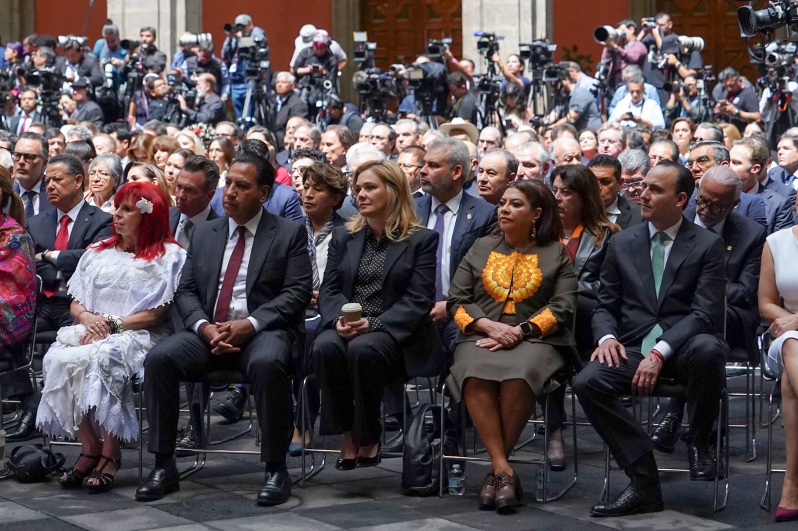 Acude gobernadora Maru Campos al primer informe de la presidenta ...
