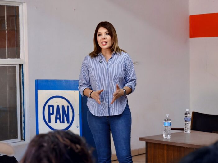 Daniela Álvarez hablando Morena