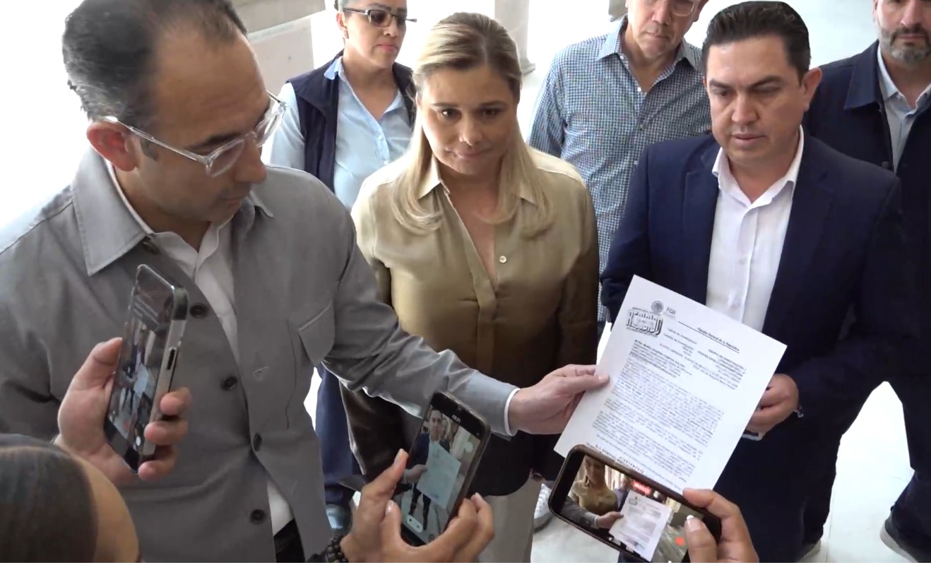 Acusa Estado persecución política tras citatorio de FGR a Maru