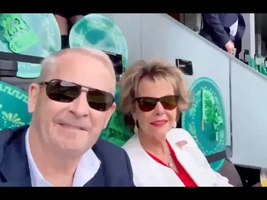 El embajador de EU en México Ronald Johnson asistió al partido inaugural del Mundial 2026