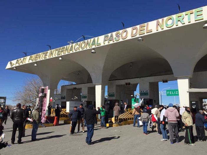 Nuevos objetivos para retirar visas en los puentes serían donadores de plasma y residentes que viven del lado mexicano de la frontera