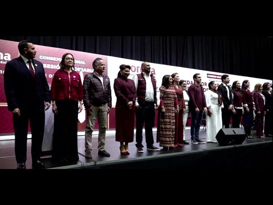 Cruz Pérez Cuéllar en su ceremonia de protesta con Morena