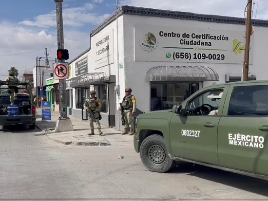 Catean negocio de trámites migratorios por denuncias de fraude en el Centro
