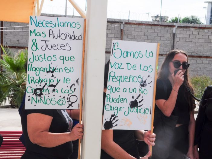 Protesta en torno a la acusación de agresión sexual de Ediel Horacio