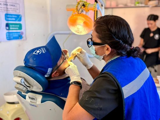 Aprovechan habitantes del suroriente servicios de salud y trámites estatales